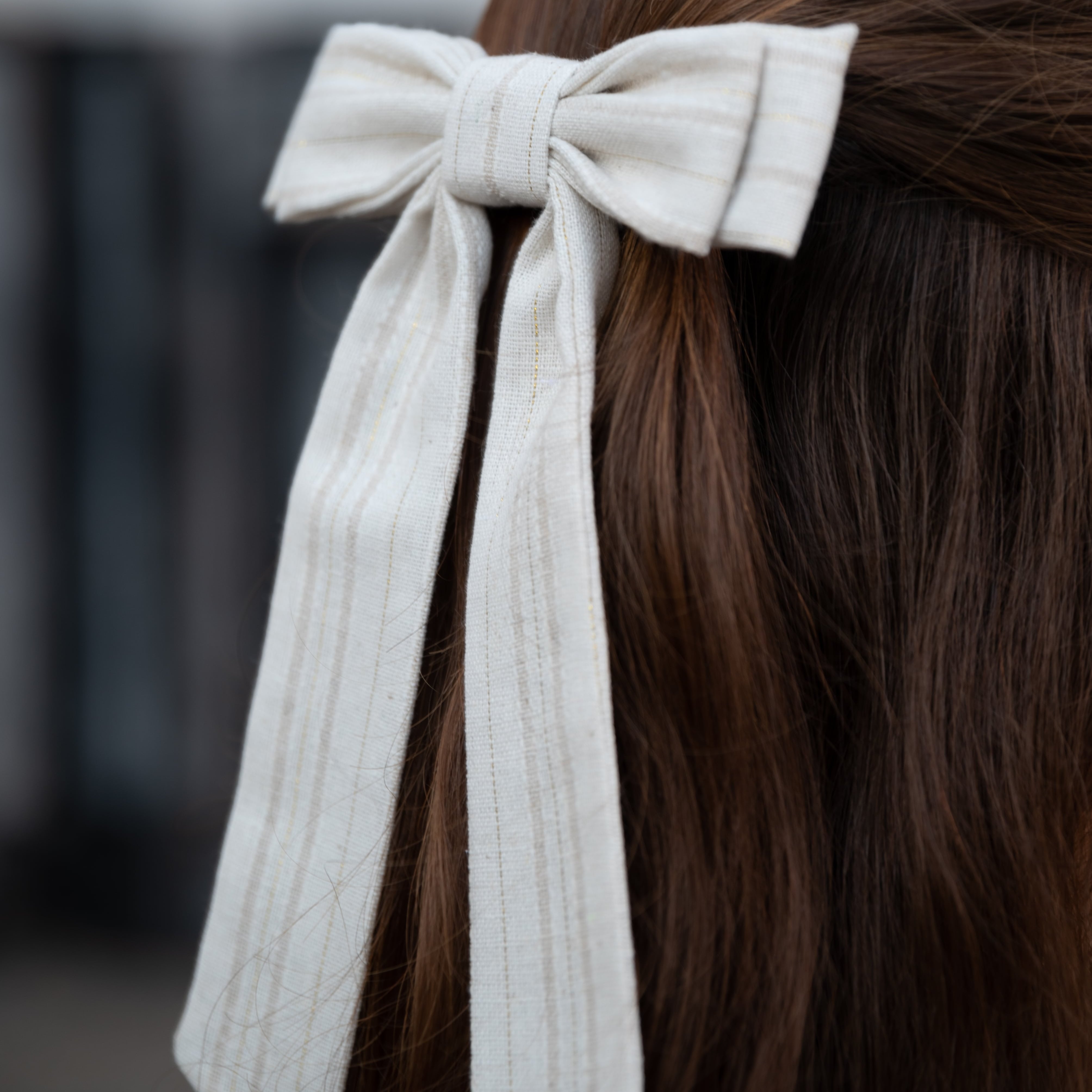 Accesorio Moño Hannah Lino, diseño refinado para un look femenino sofisticado, Ghazal Colombia.