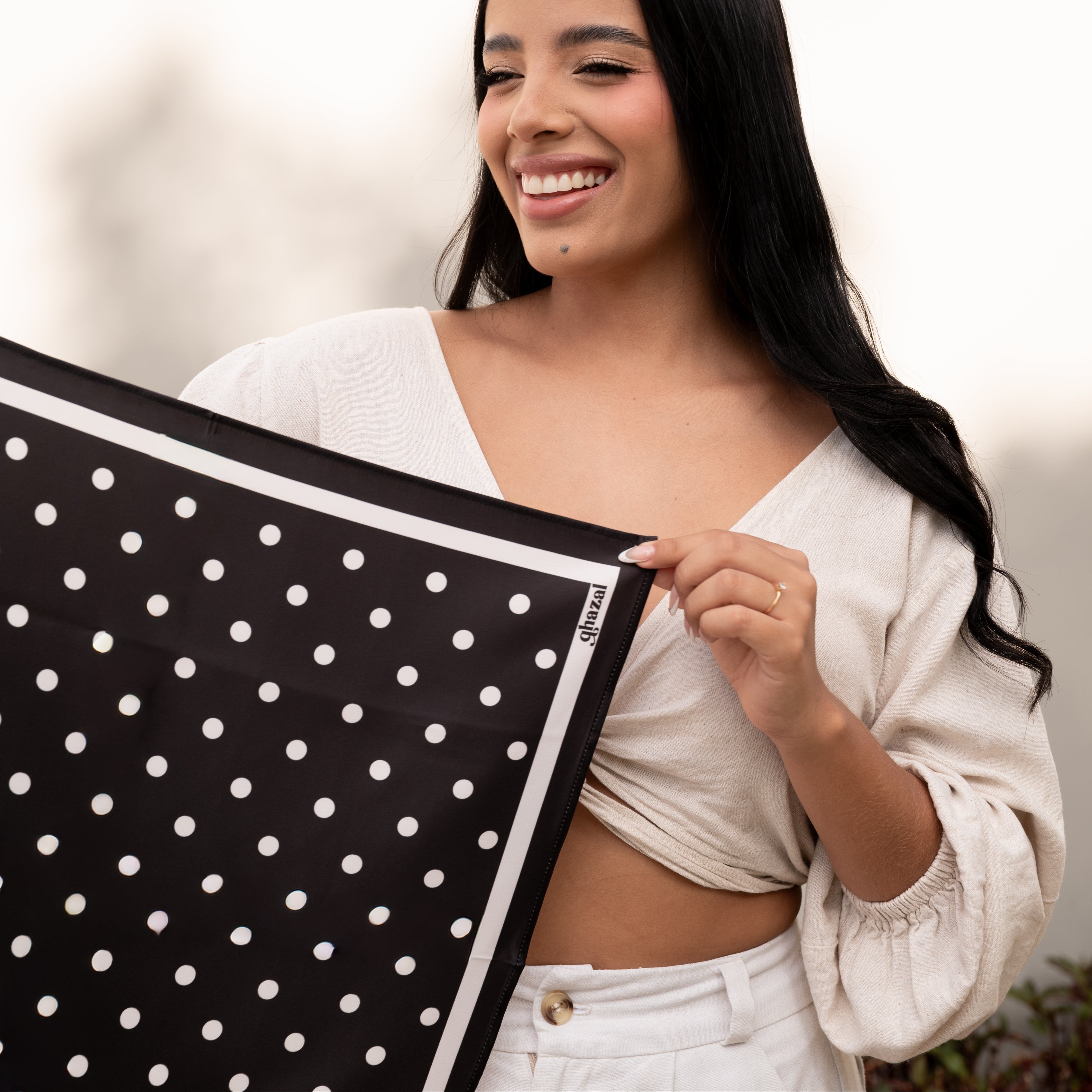 #color_Polka Dots Negro